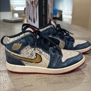 Jordan take flight mid SE boys sneakers 13c